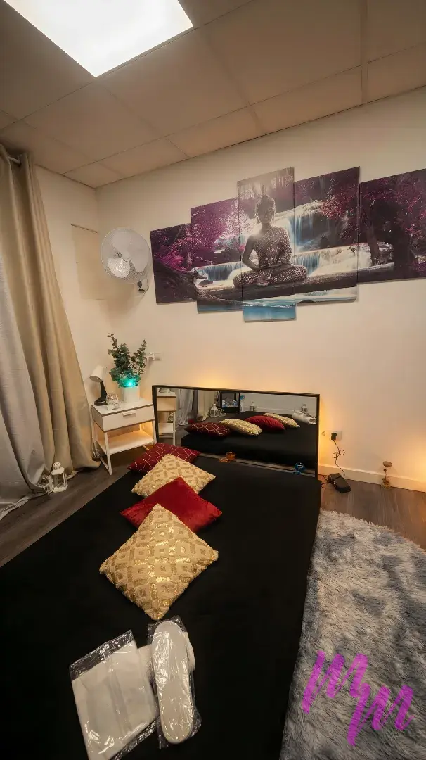 Suite VIP con iluminación ambiental en Manos Mágicas Mallorca