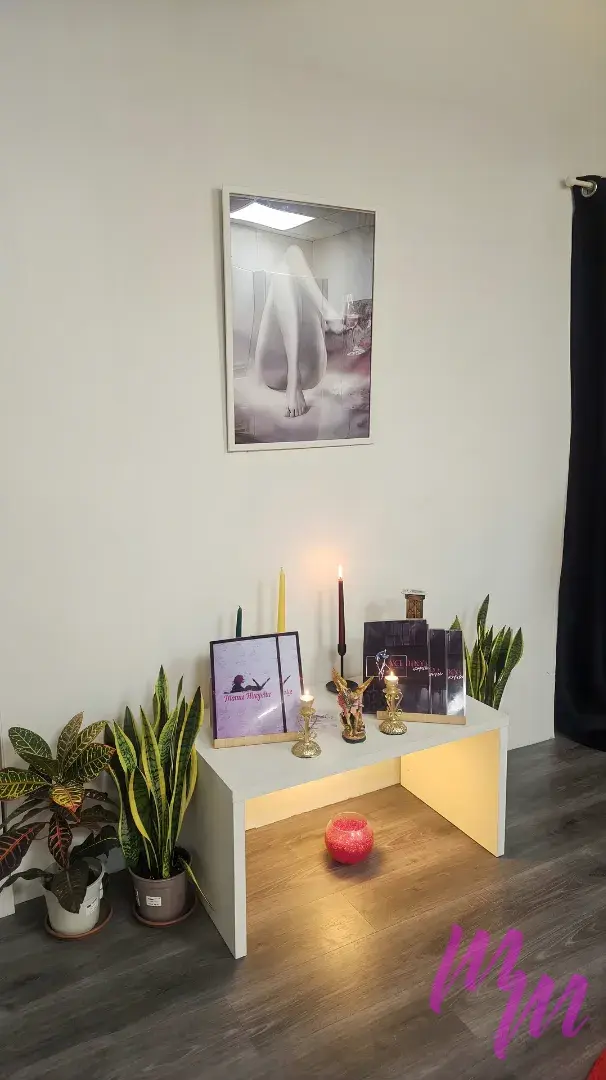 Sala de masaje sensitivo con decoración premium en Palma