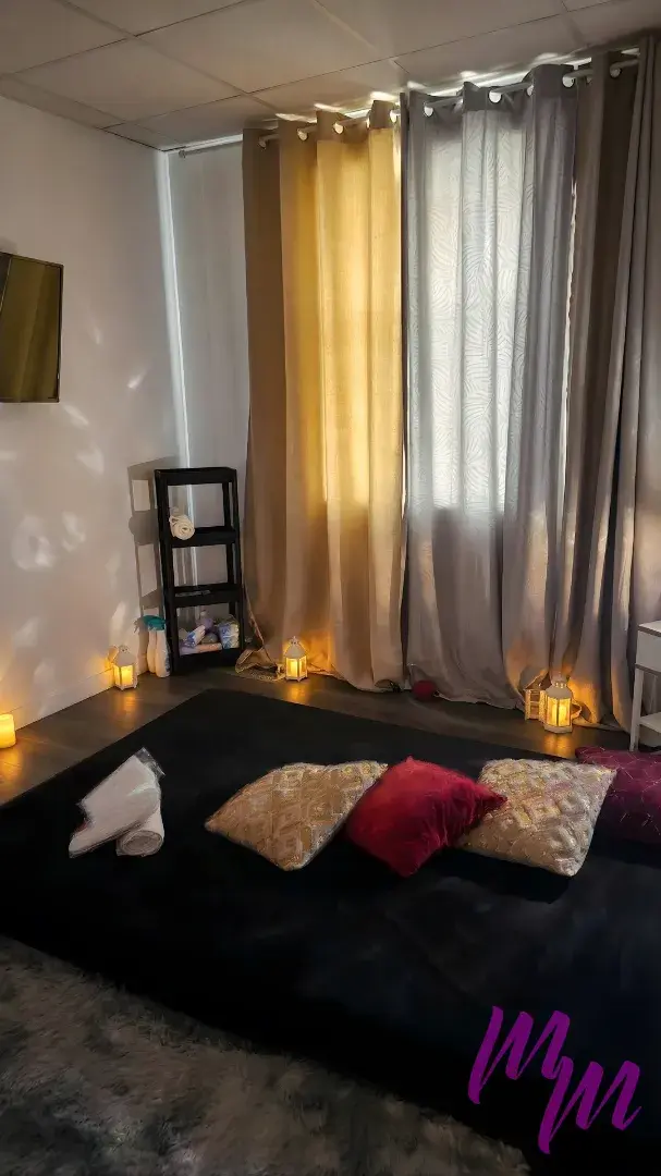 Ambientación exclusiva en cabina de masaje para parejas Palma